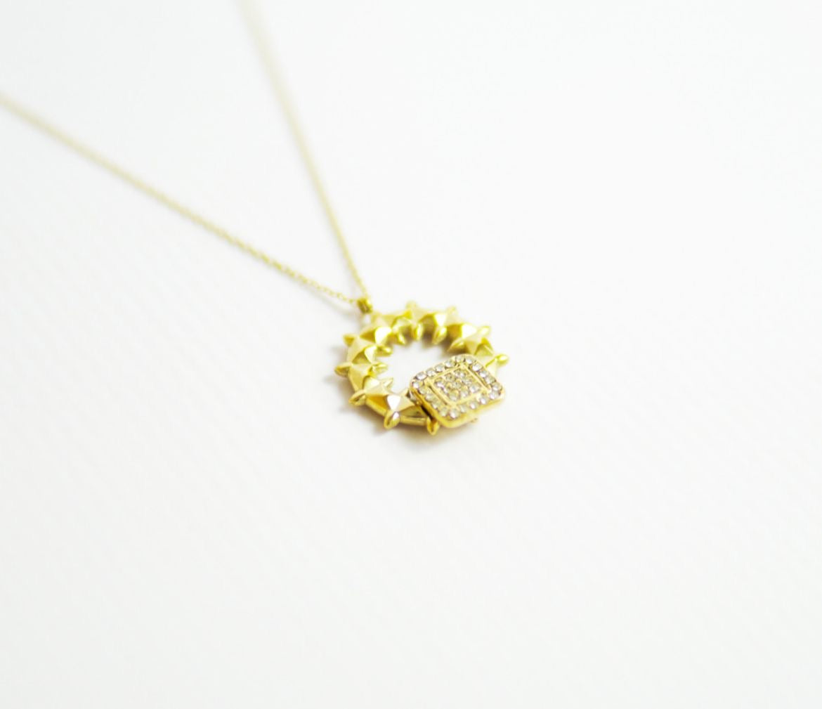 Collier Sarah