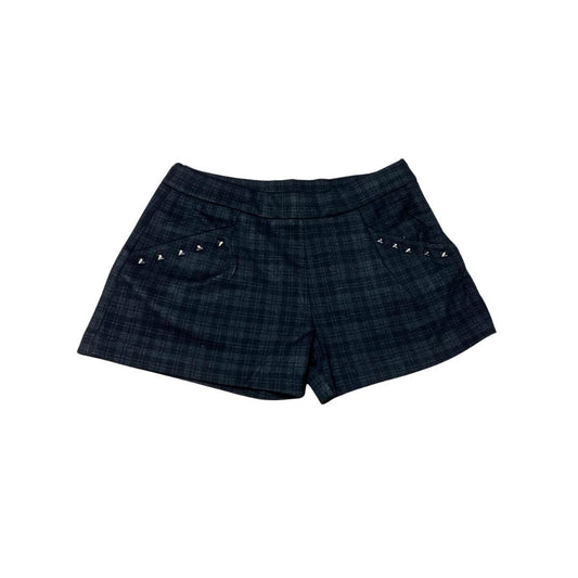 Short fille