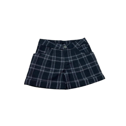 Short fille